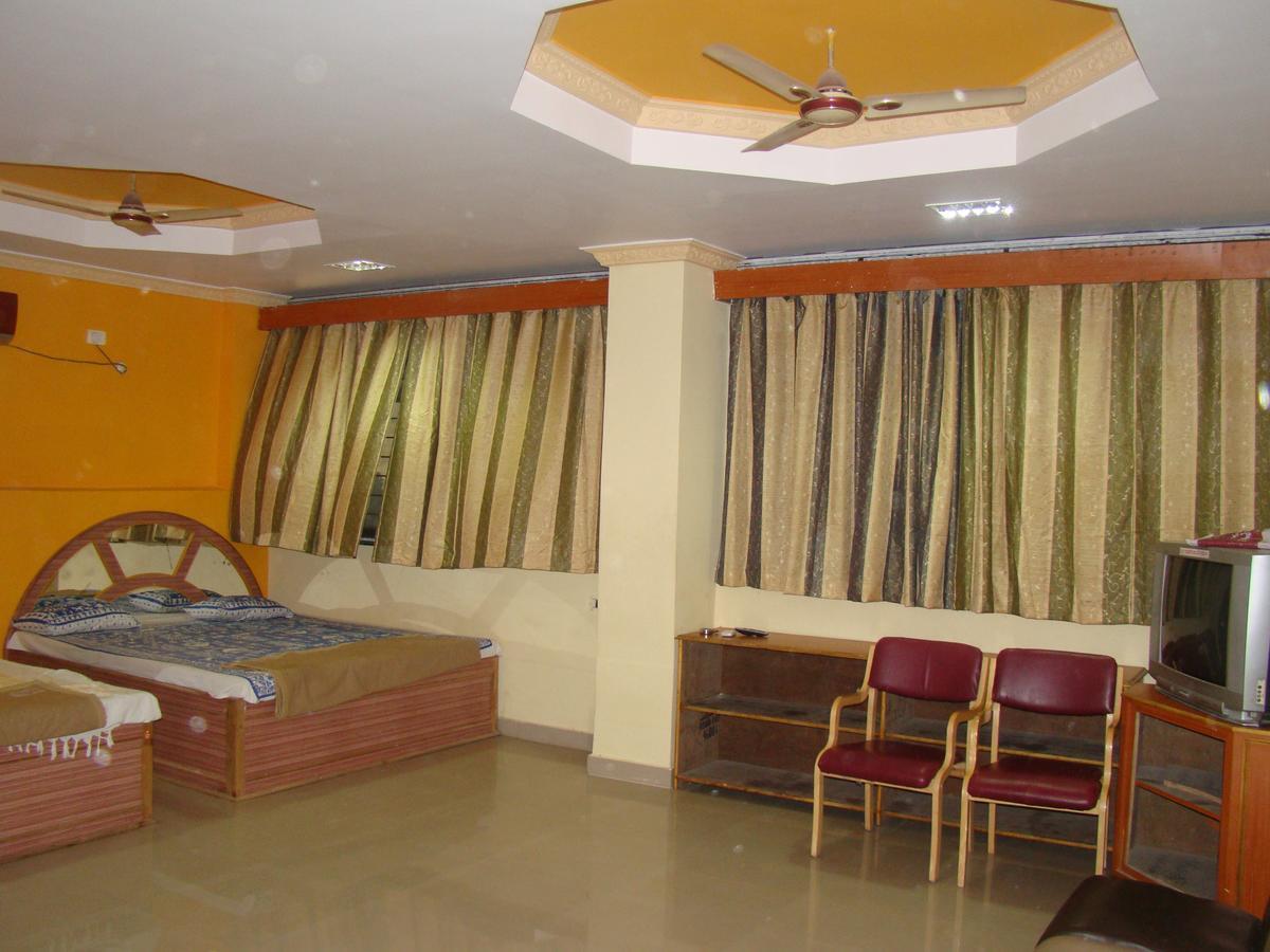 Sreeniketanam Lodge Mādhavaram 외부 사진