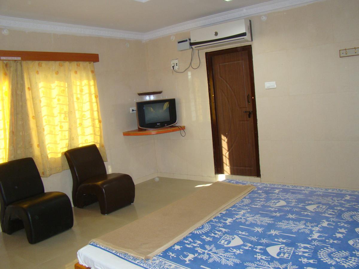 Sreeniketanam Lodge Mādhavaram 외부 사진