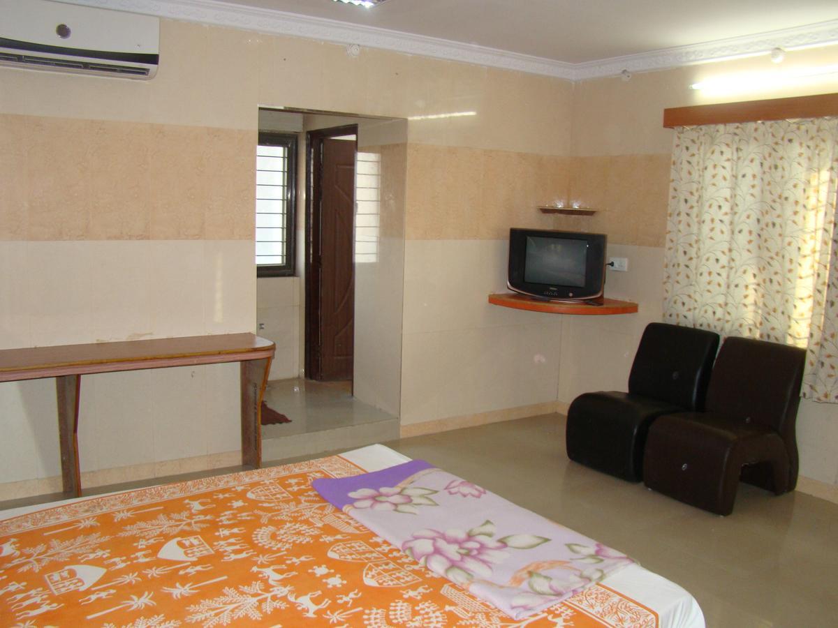 Sreeniketanam Lodge Mādhavaram 외부 사진