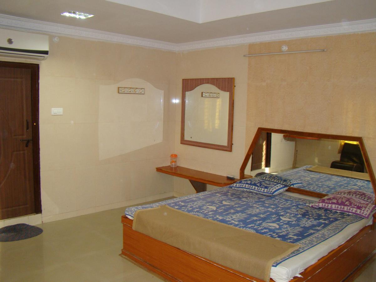 Sreeniketanam Lodge Mādhavaram 외부 사진