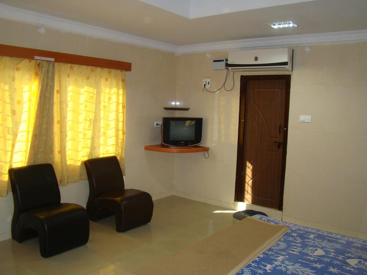 Sreeniketanam Lodge Mādhavaram 외부 사진
