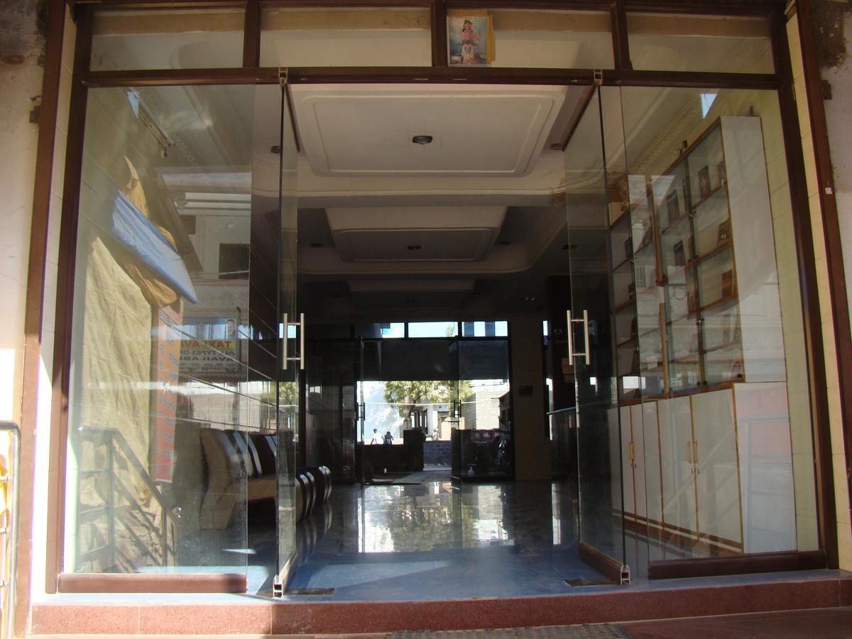 Sreeniketanam Lodge Mādhavaram 외부 사진