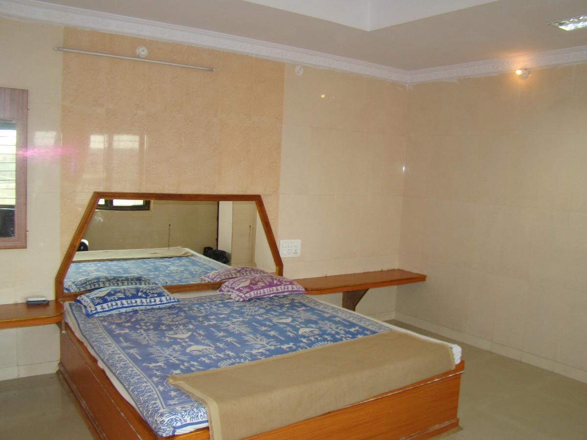 Sreeniketanam Lodge Mādhavaram 외부 사진