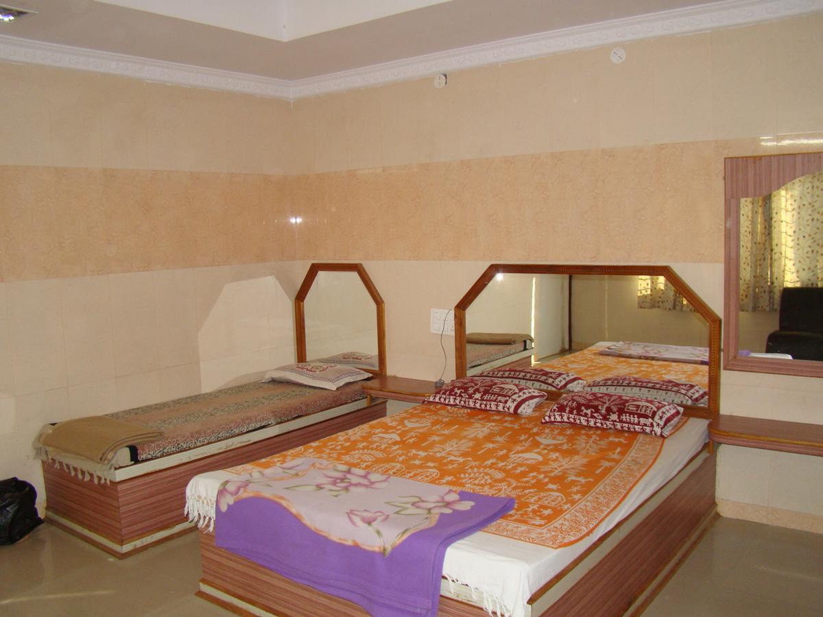 Sreeniketanam Lodge Mādhavaram 외부 사진