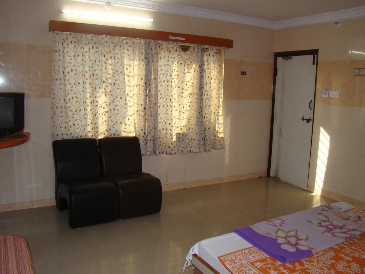 Sreeniketanam Lodge Mādhavaram 외부 사진